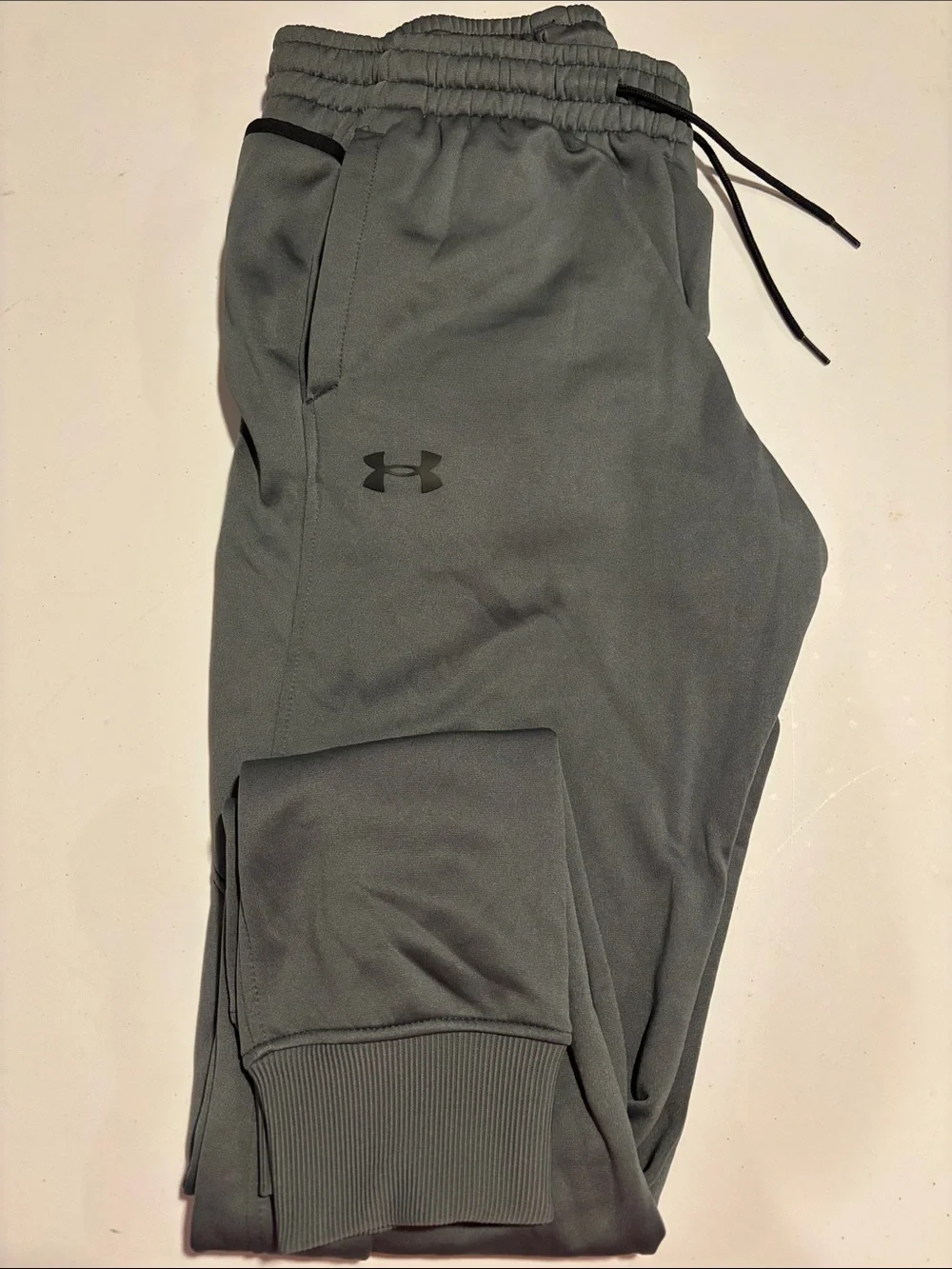 Under Armour Men’s Large Charcoal Gray Performance Joggers